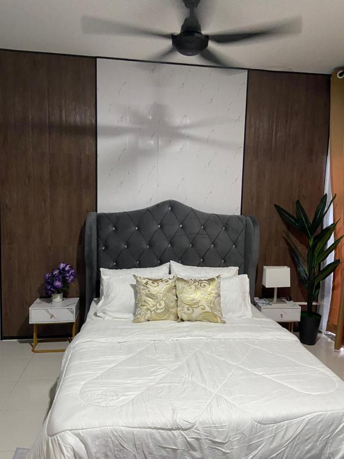 Cheerfull3 Bedroom Townhouse Terrace Kampung Dengkil Eksteriør billede